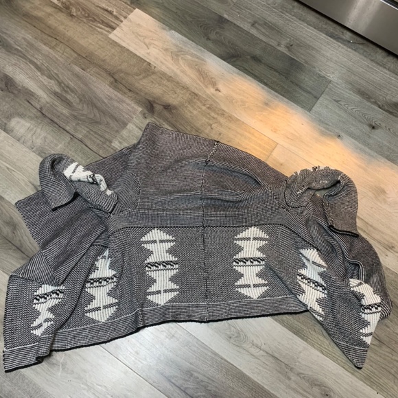 NWOT Fred & Sibel Design Studio Cardigan, Small - Picture 4 of 4